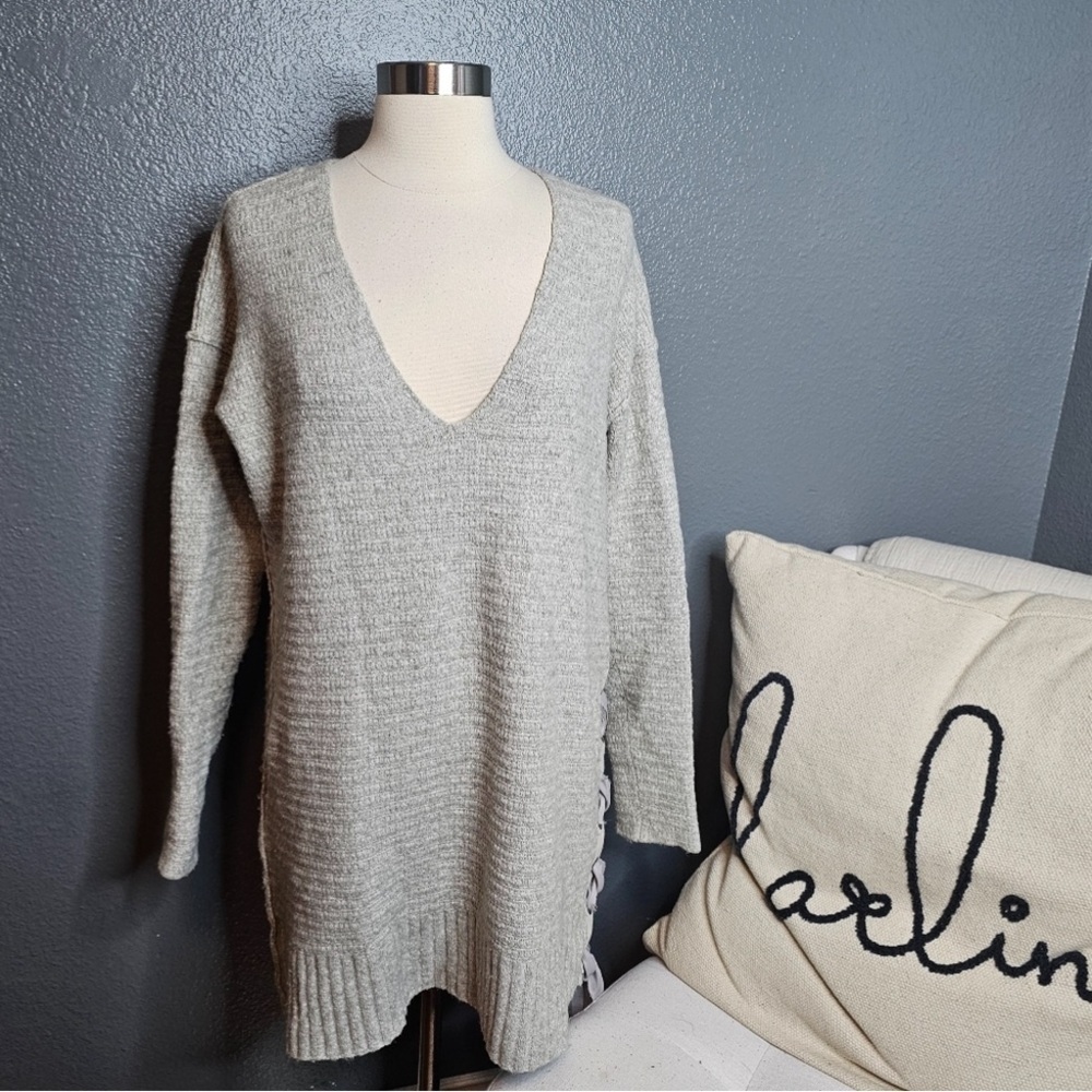 Free People gray sweater size XS.